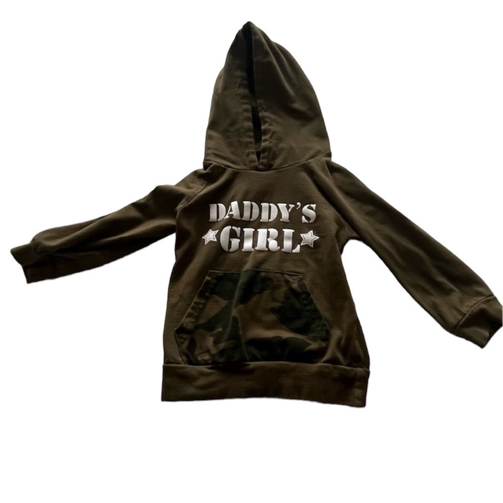 100 Daddy’s little girl camouflage hoodie